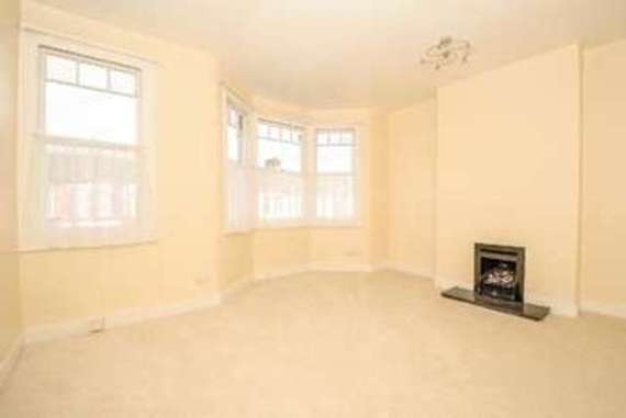 2 bedroom Flat for s...